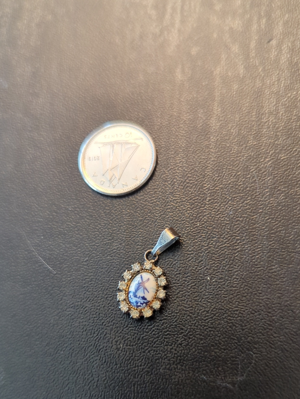 Midcentury Porcelain And Rhinestone Pendant - Picture 3 of 3